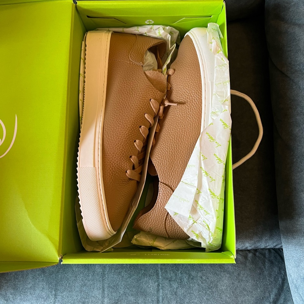 Sam Edelman of New York fashion sneakers, women’s 9.5